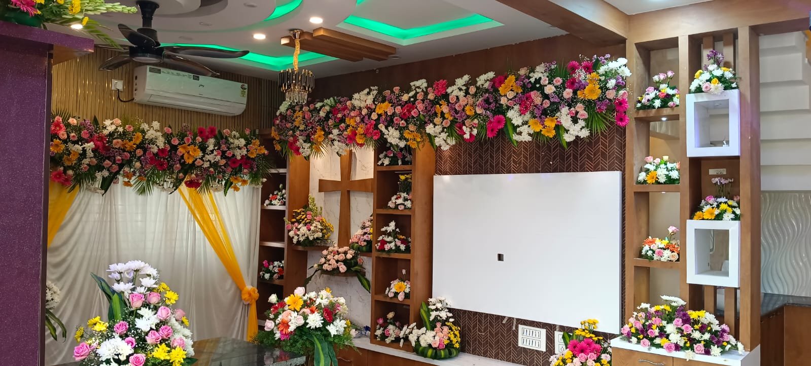 Su Floral floral installation
